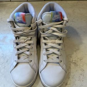 Womens Nike high tops. In excellent used condition, non-smoking home. $35